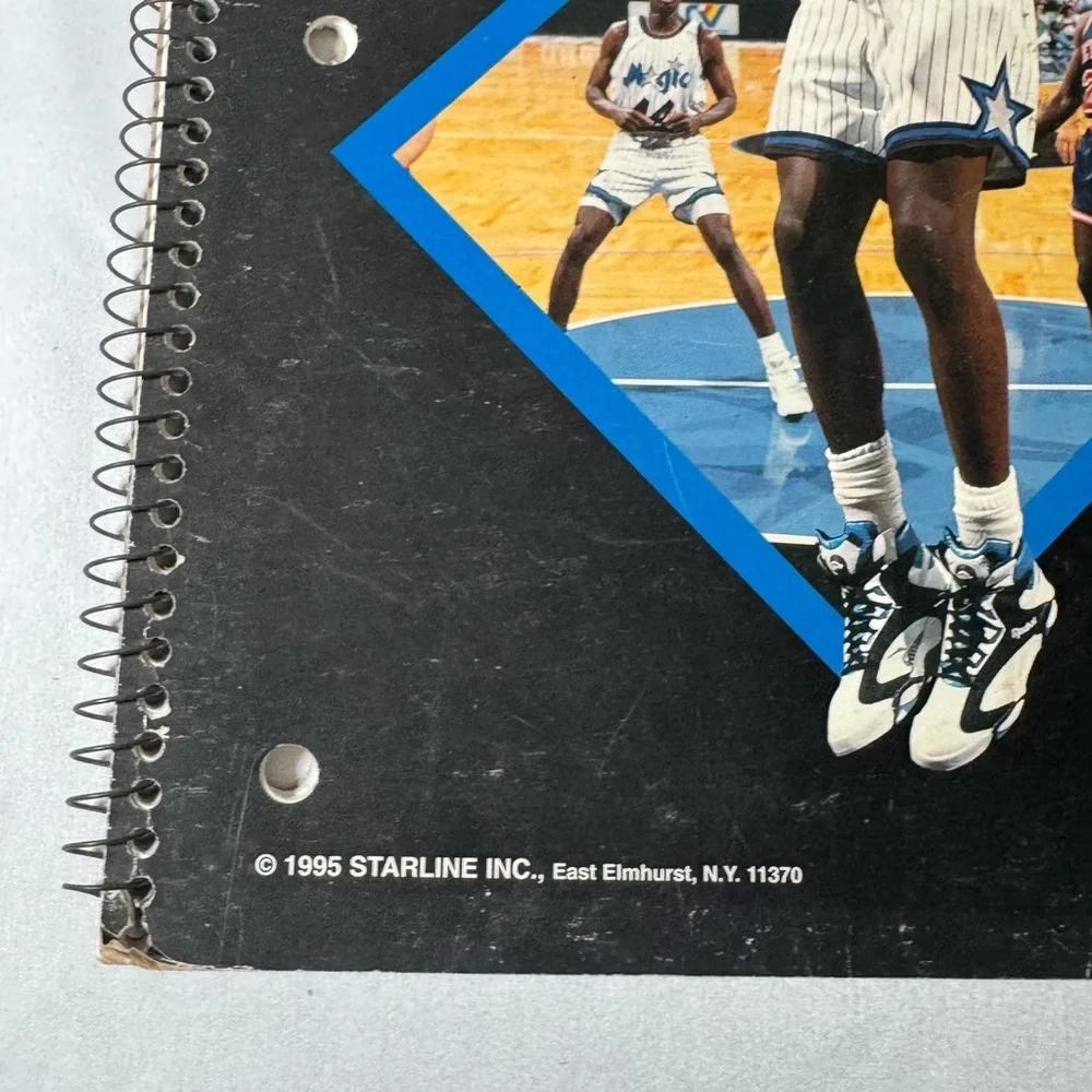 VINTAGE SHAQUILLE O’NEAL ORLANDO MAGIC NOTEBOOK. USA MADE 1995 STARLINE NBA DUNK